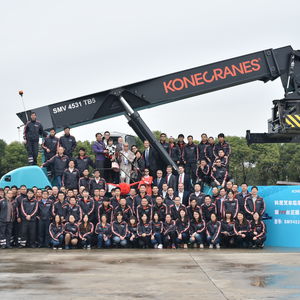 Konecranes Lift Trucks Lift Truck 888 2