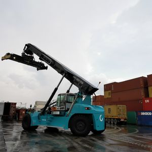 Konecranes reach stacker with Flow Drive