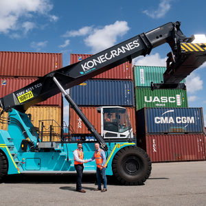 Konecranes reach stacker with Flow Drive_Australia