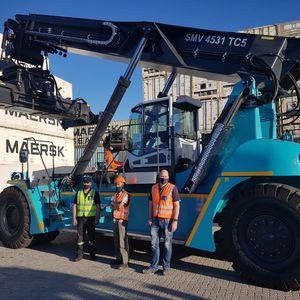 Konecranes delivers the first Flow Drive reach stacker to Africa_image